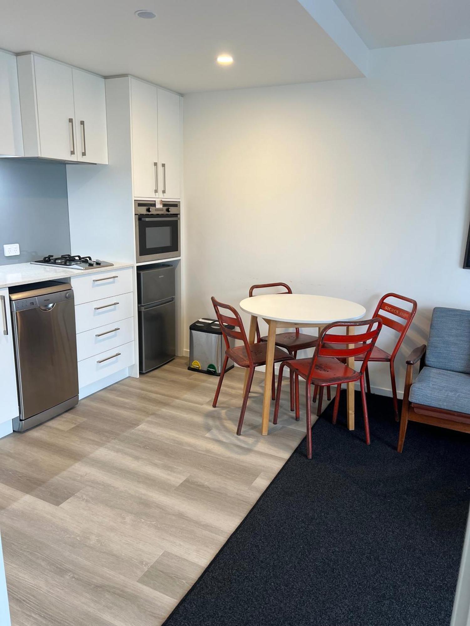 Russell Apartment - Unit 1 Buitenkant foto